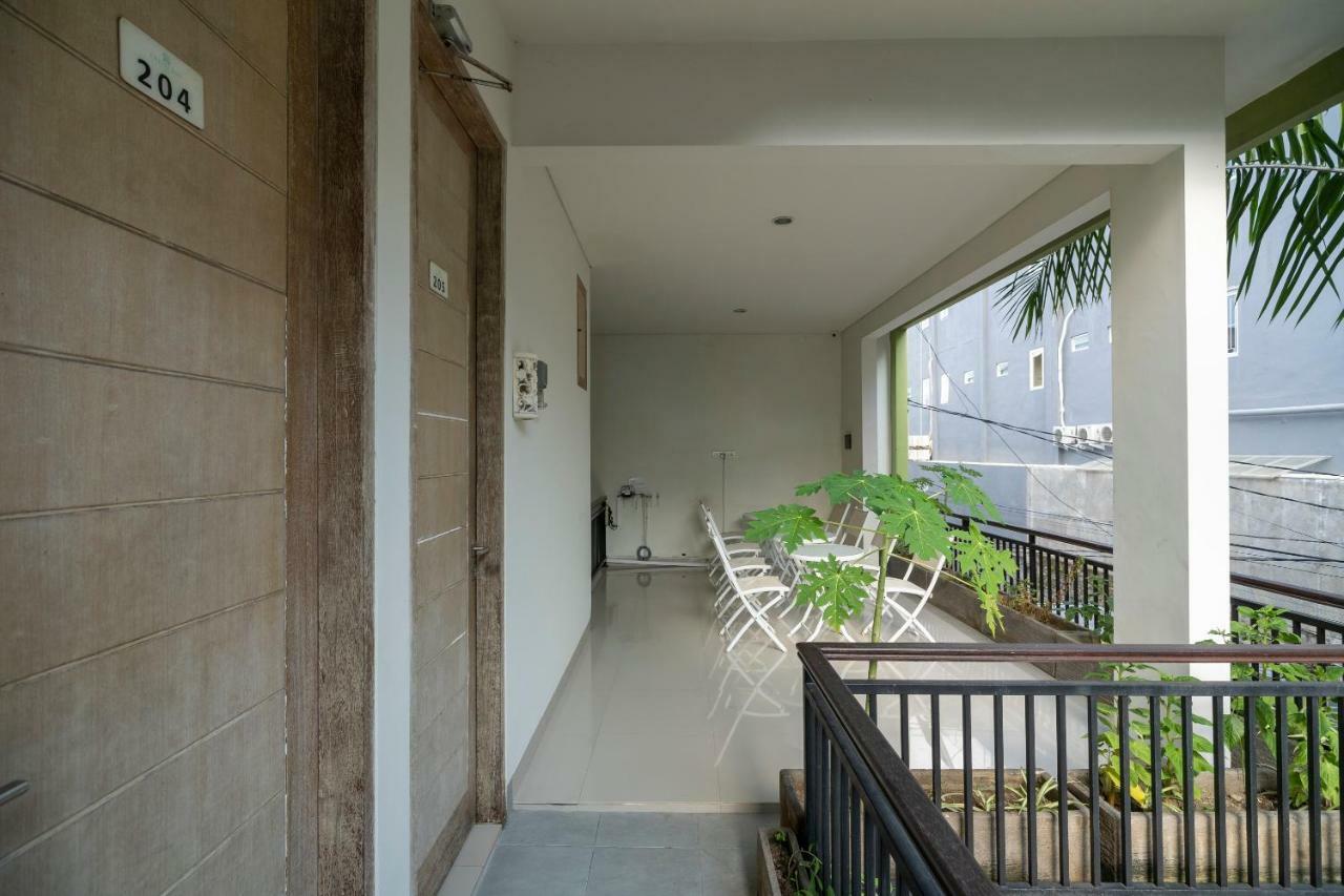 Oyo 697 Olivia Inn Denpasar Legian Dış mekan fotoğraf
