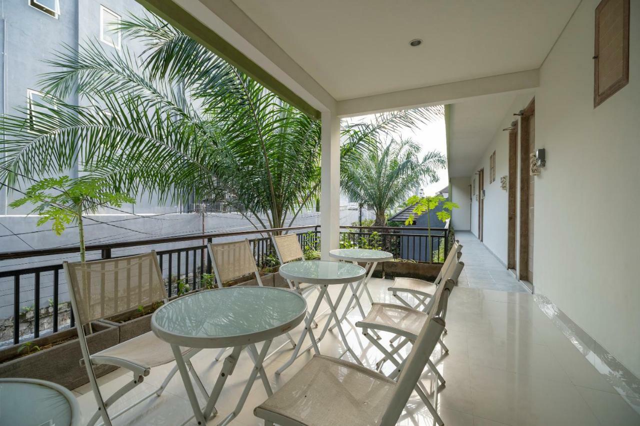 Oyo 697 Olivia Inn Denpasar Legian Dış mekan fotoğraf