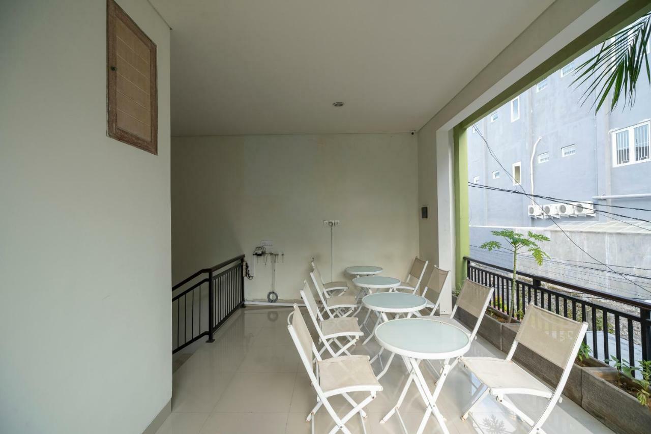 Oyo 697 Olivia Inn Denpasar Legian Dış mekan fotoğraf