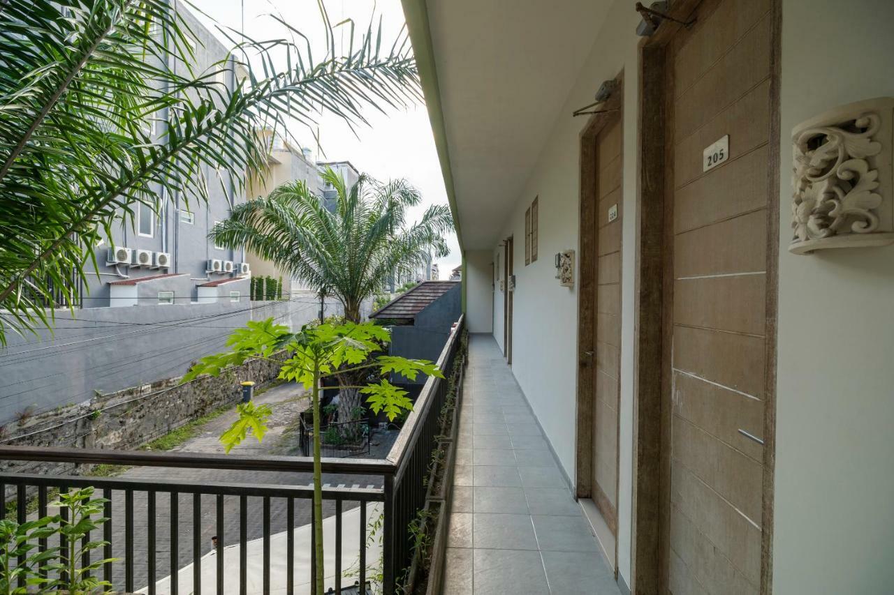 Oyo 697 Olivia Inn Denpasar Legian Dış mekan fotoğraf