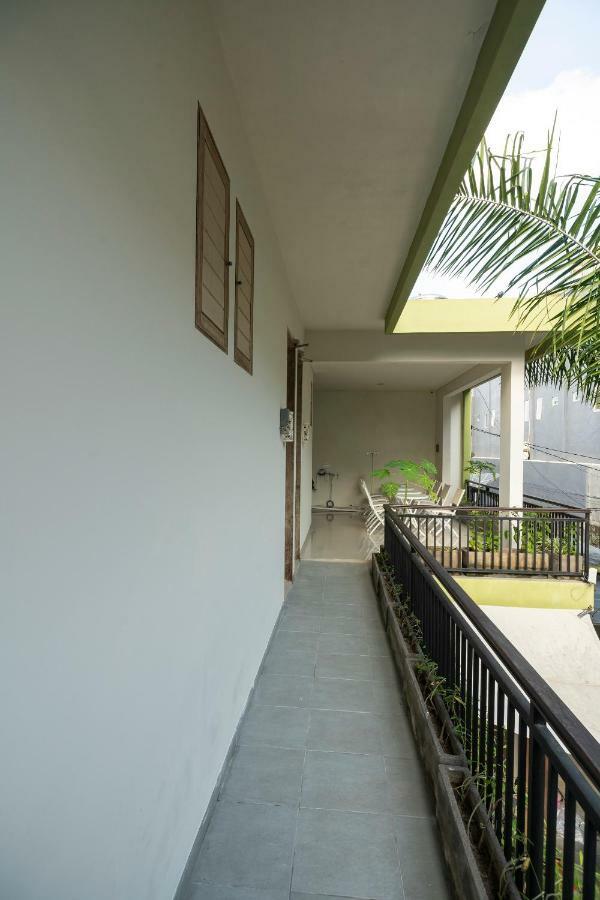 Oyo 697 Olivia Inn Denpasar Legian Dış mekan fotoğraf