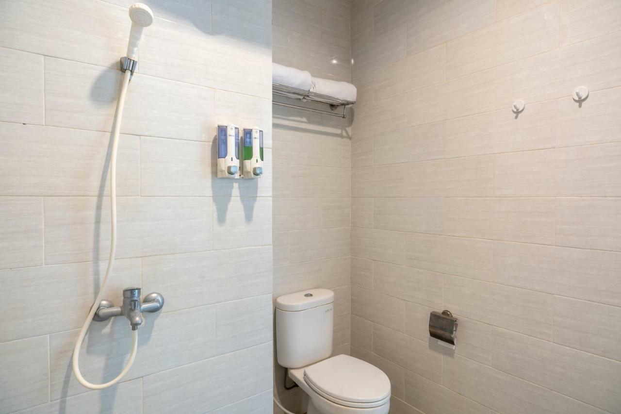 Oyo 697 Olivia Inn Denpasar Legian Dış mekan fotoğraf