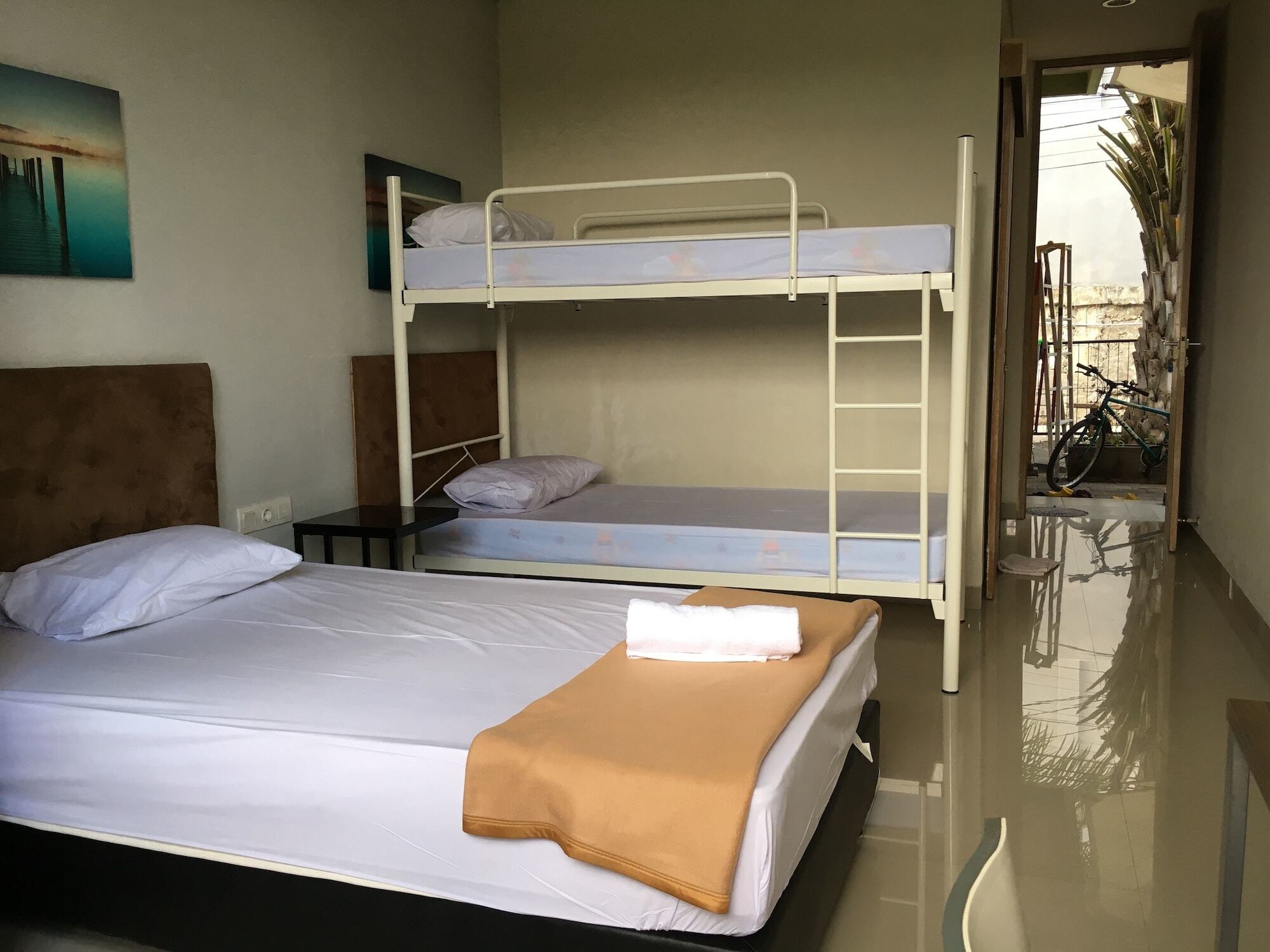 Oyo 697 Olivia Inn Denpasar Legian Dış mekan fotoğraf