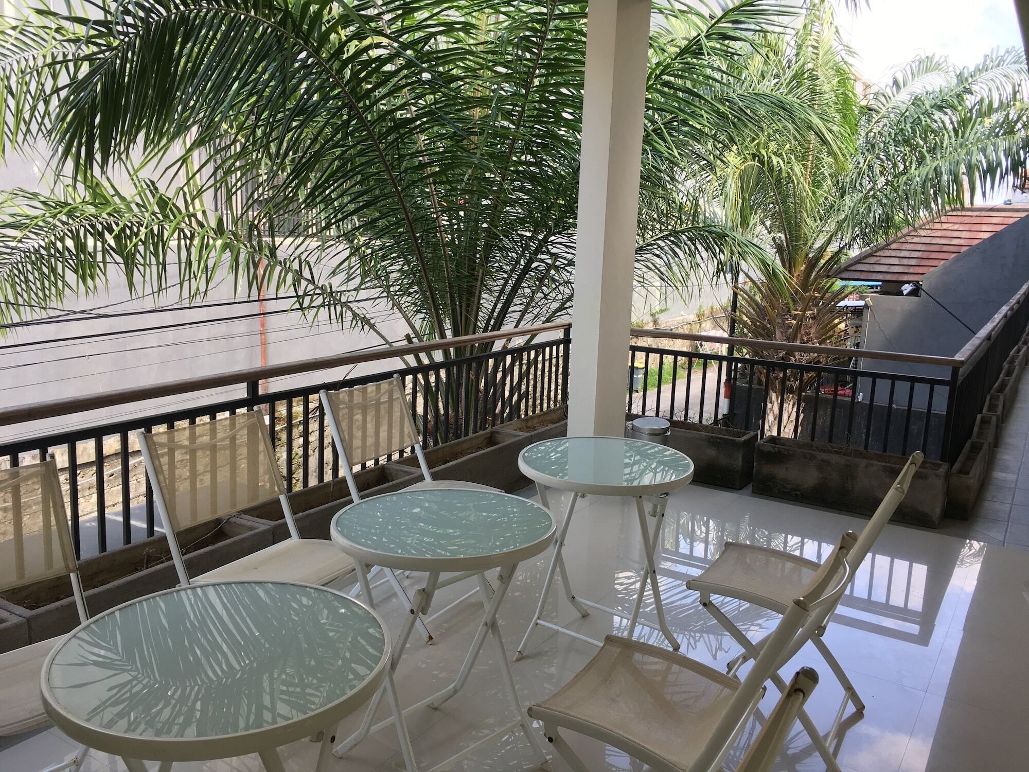 Oyo 697 Olivia Inn Denpasar Legian Dış mekan fotoğraf