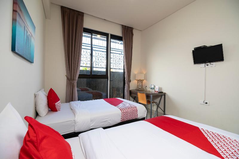 Oyo 697 Olivia Inn Denpasar Legian Dış mekan fotoğraf